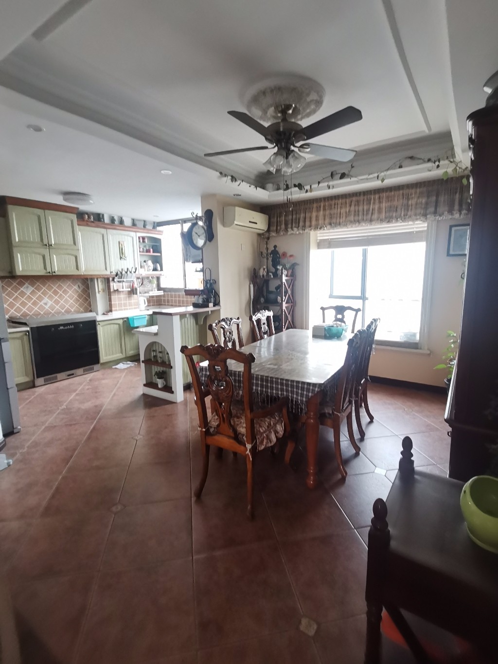 城市风景  4室3厅2卫    88.8万 城市风景  4室3厅2卫    88.8万客厅