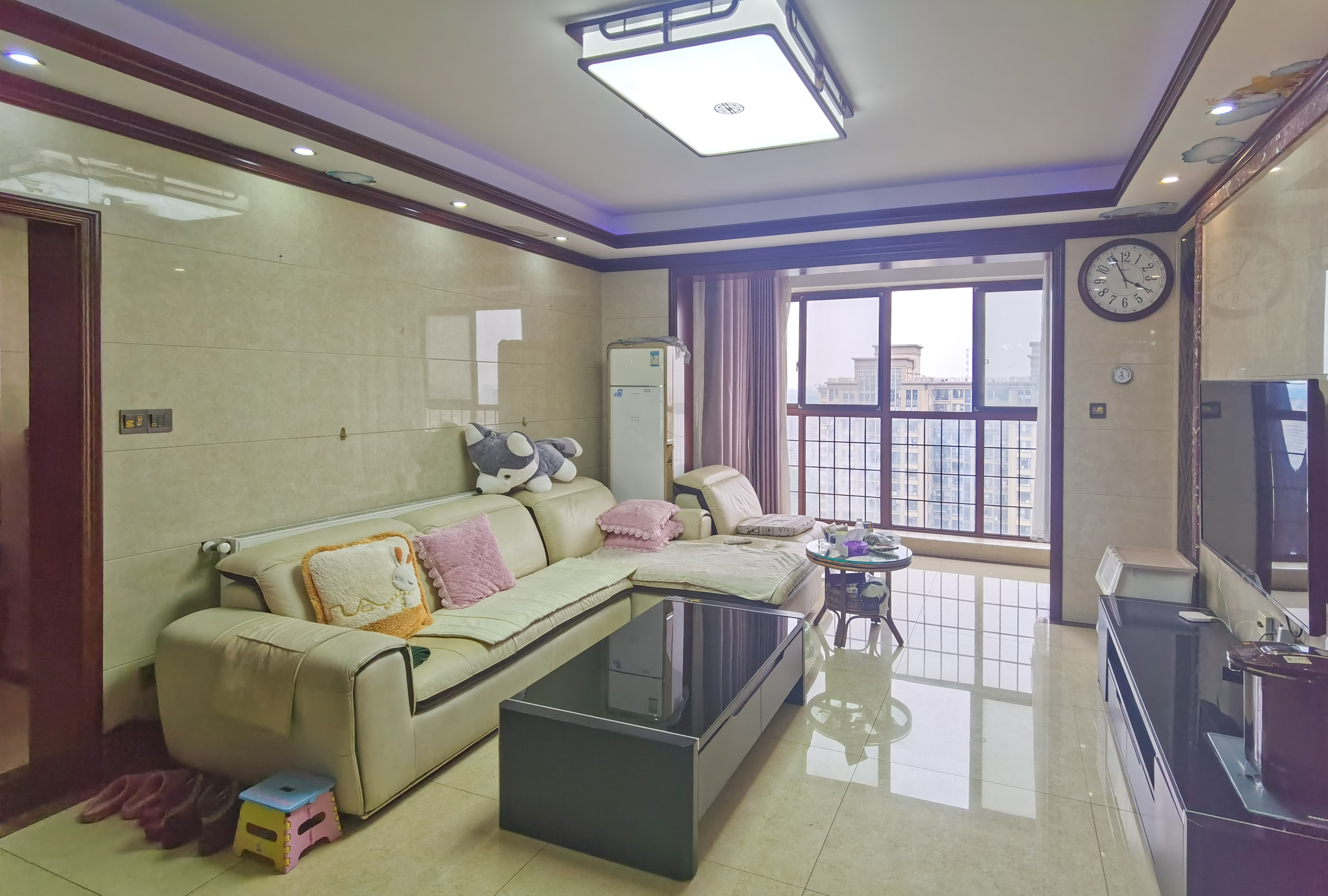 中建御山和苑 3室2厅2卫 79.8万 中建御山和苑 3室2厅2卫 79.8万客厅