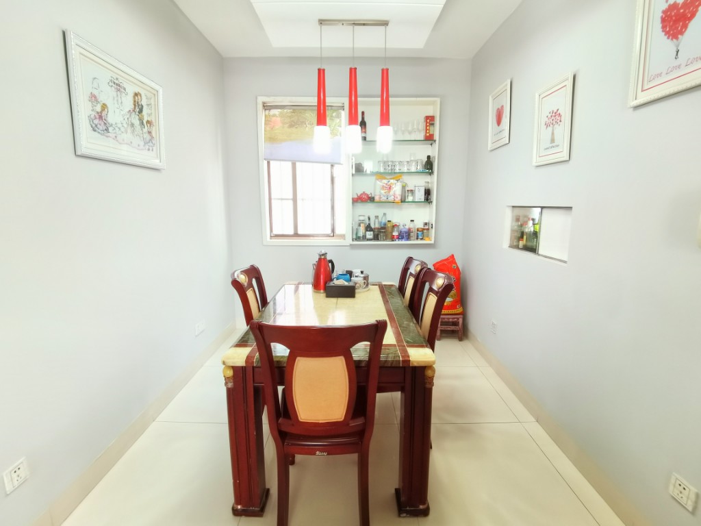 景秀名园  3室2厅1卫    42.0万 景秀名园  3室2厅1卫    42.0万客厅