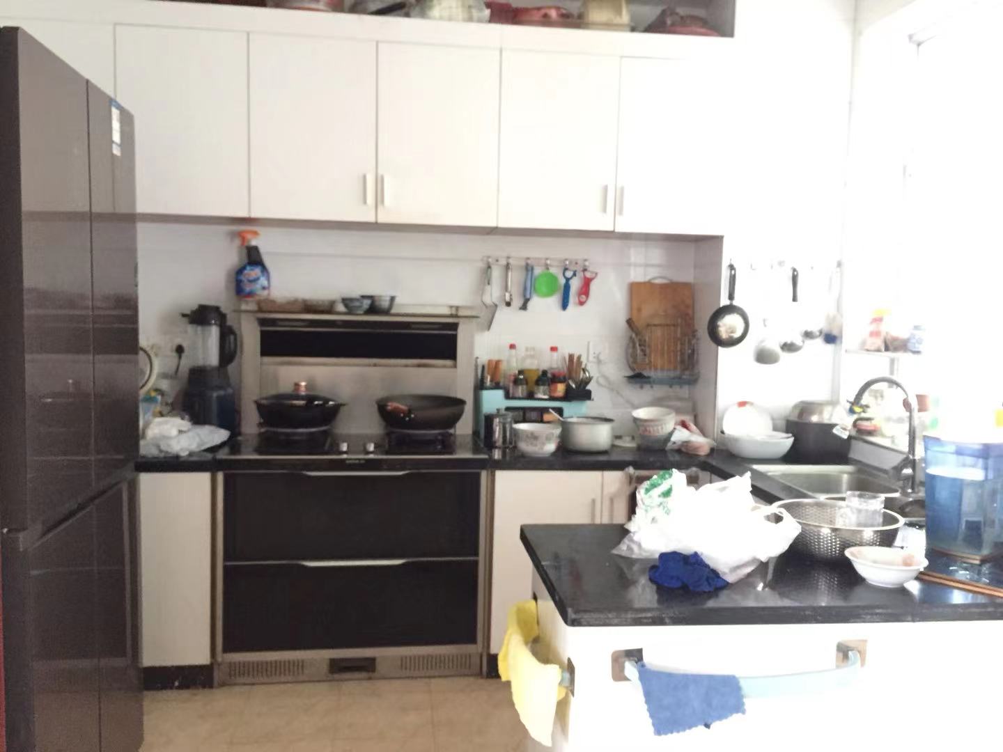 财富家园  4室2厅2卫    89.8万 财富家园  4室2厅2卫    89.8万客厅