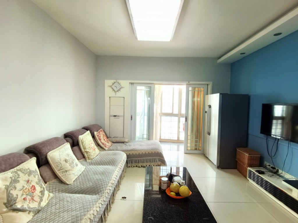 景秀名园  3室2厅1卫    42.0万 景秀名园  3室2厅1卫    42.0万客厅