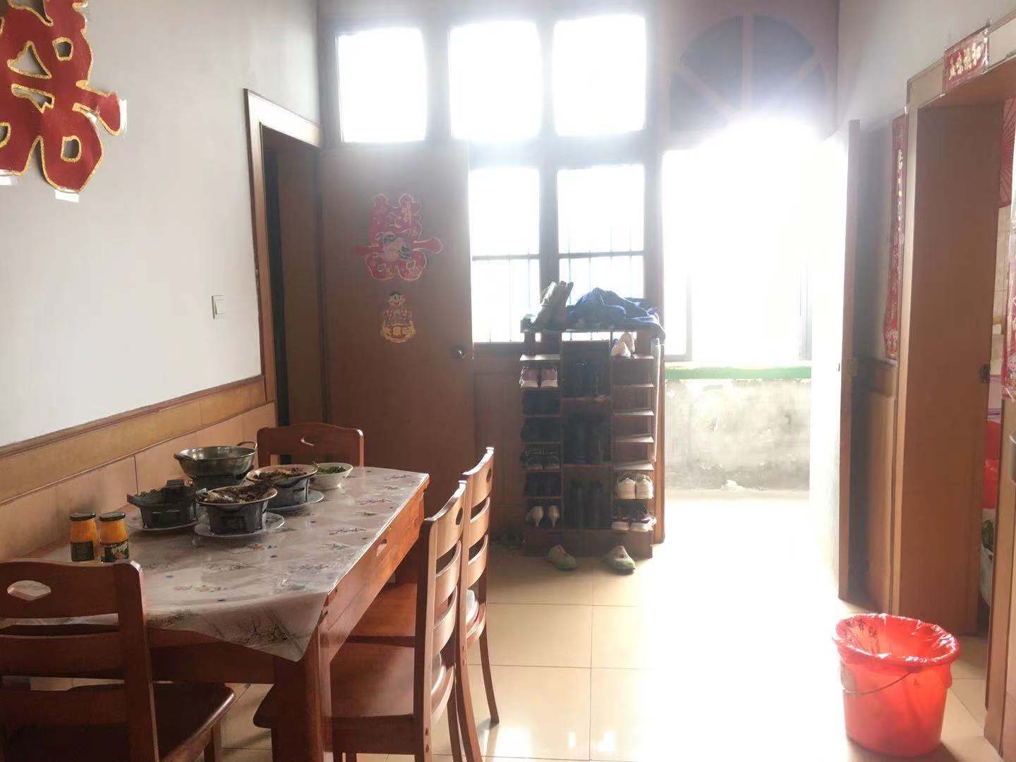 私房(桃源县所有) 5室4厅2卫 185.0万 私房(桃源县所有) 5室4厅2卫 185.0万客厅