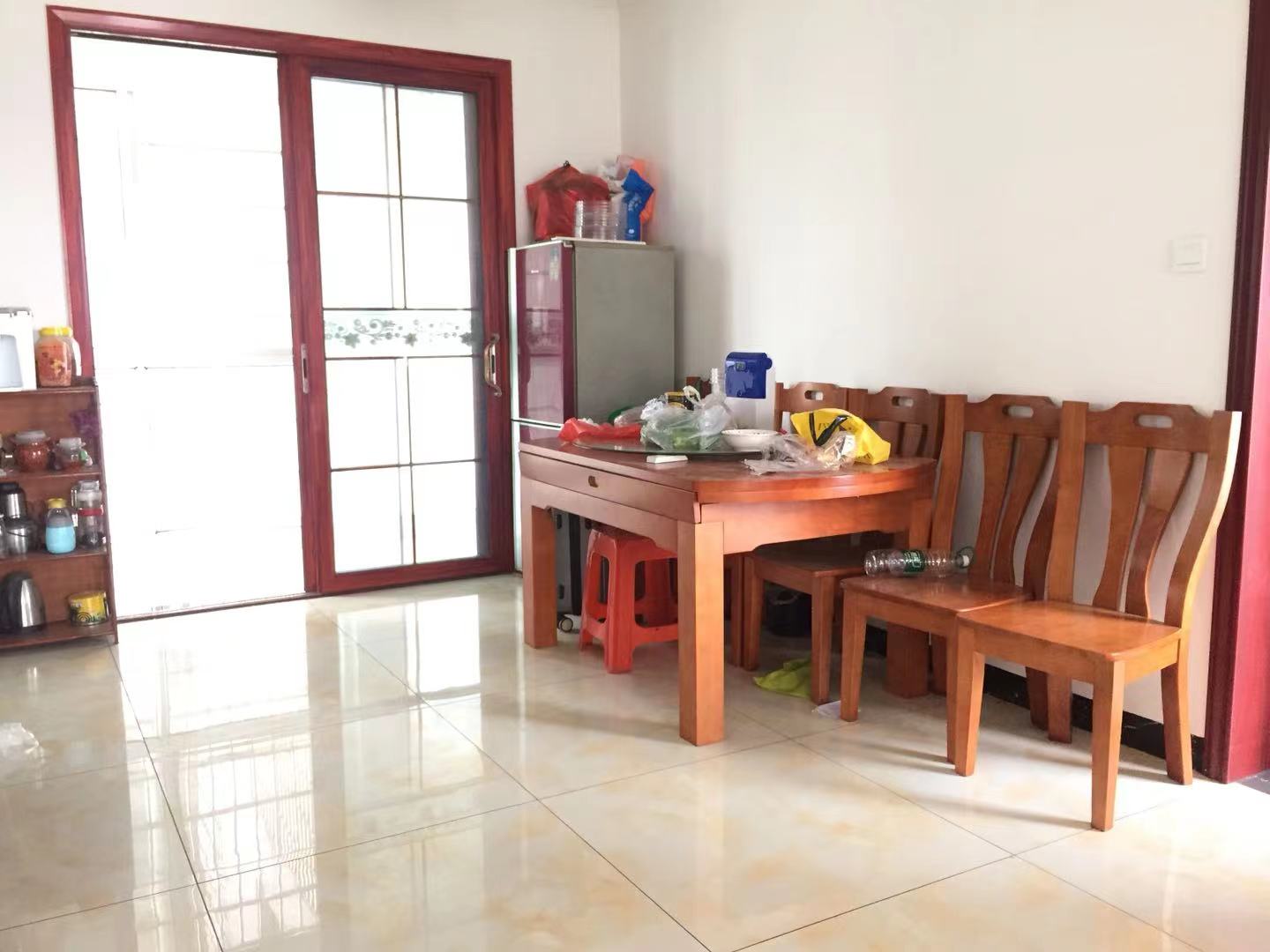 财富家园  4室2厅2卫    89.8万 财富家园  4室2厅2卫    89.8万客厅