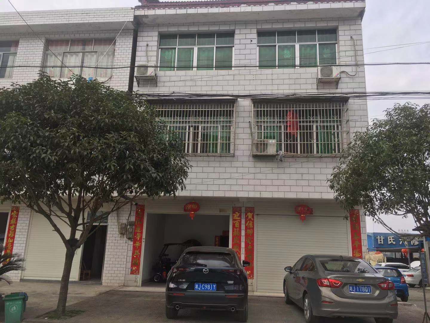 私房(桃源县所有) 5室4厅2卫 185.0万 私房(桃源县所有) 5室4厅2卫 185.0万客厅