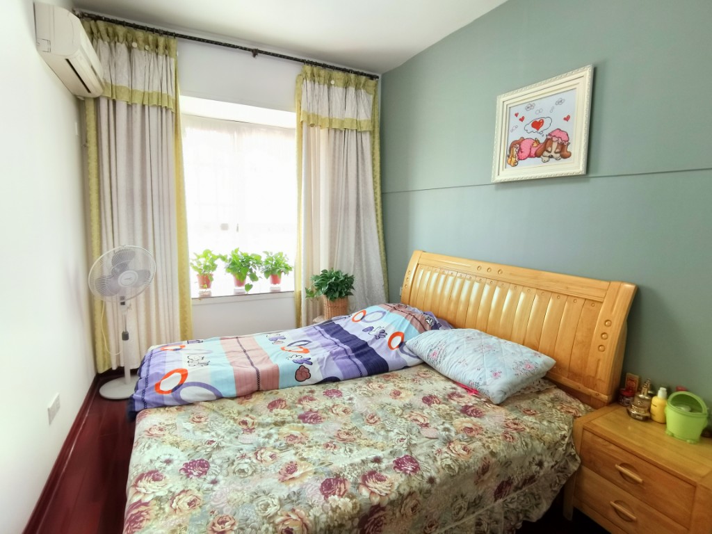 景秀名园  3室2厅1卫    42.0万 景秀名园  3室2厅1卫    42.0万客厅