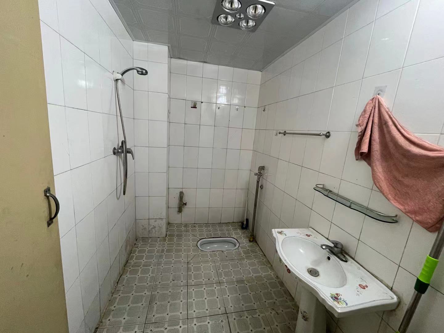 南湖锦苑 1室1厅1卫 1600.0元/月 南湖锦苑 1室1厅1卫 1600.0元/月室内图