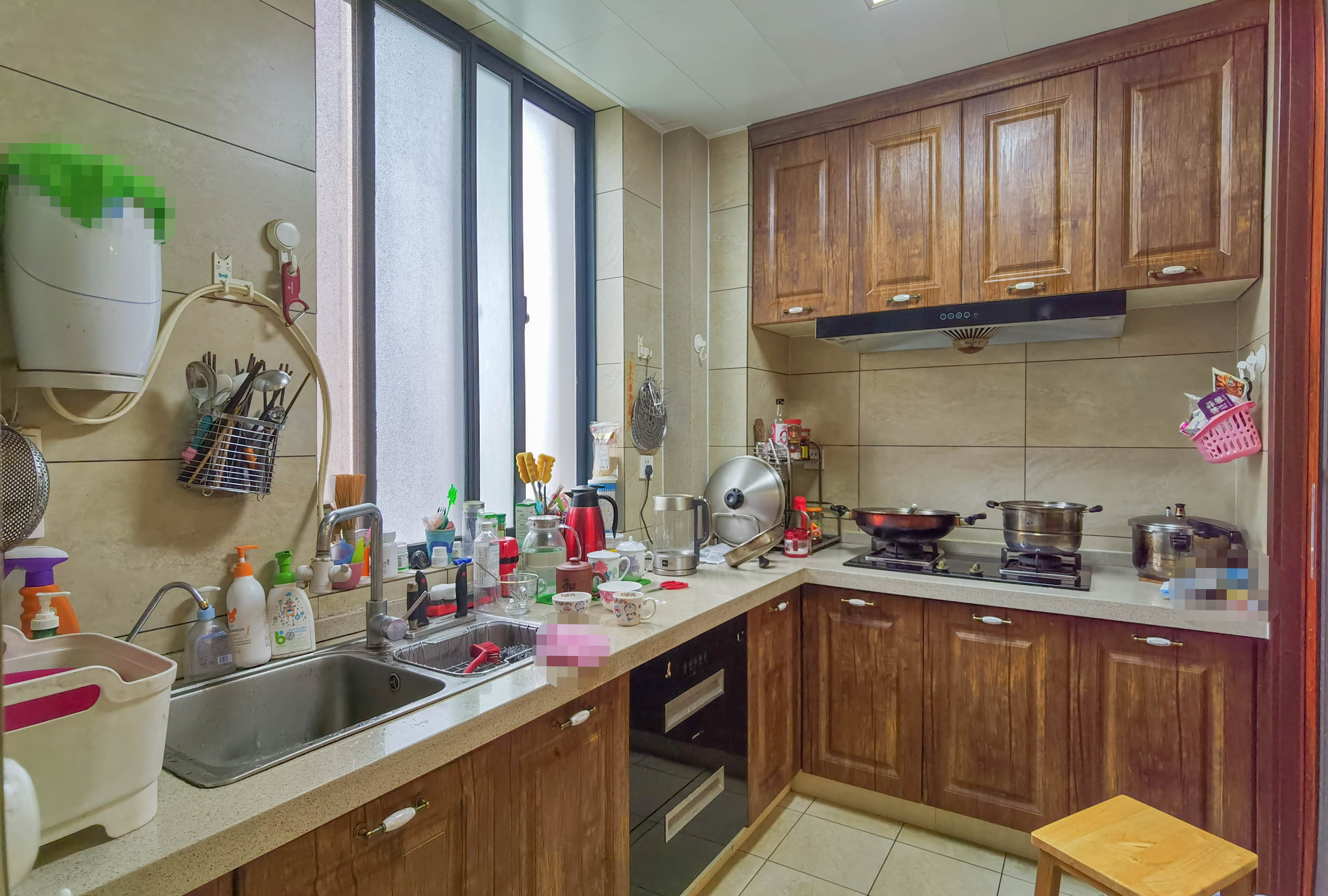 尚格名城万家理想  4室2厅2卫    71.8万 尚格名城万家理想  4室2厅2卫    71.8万客厅