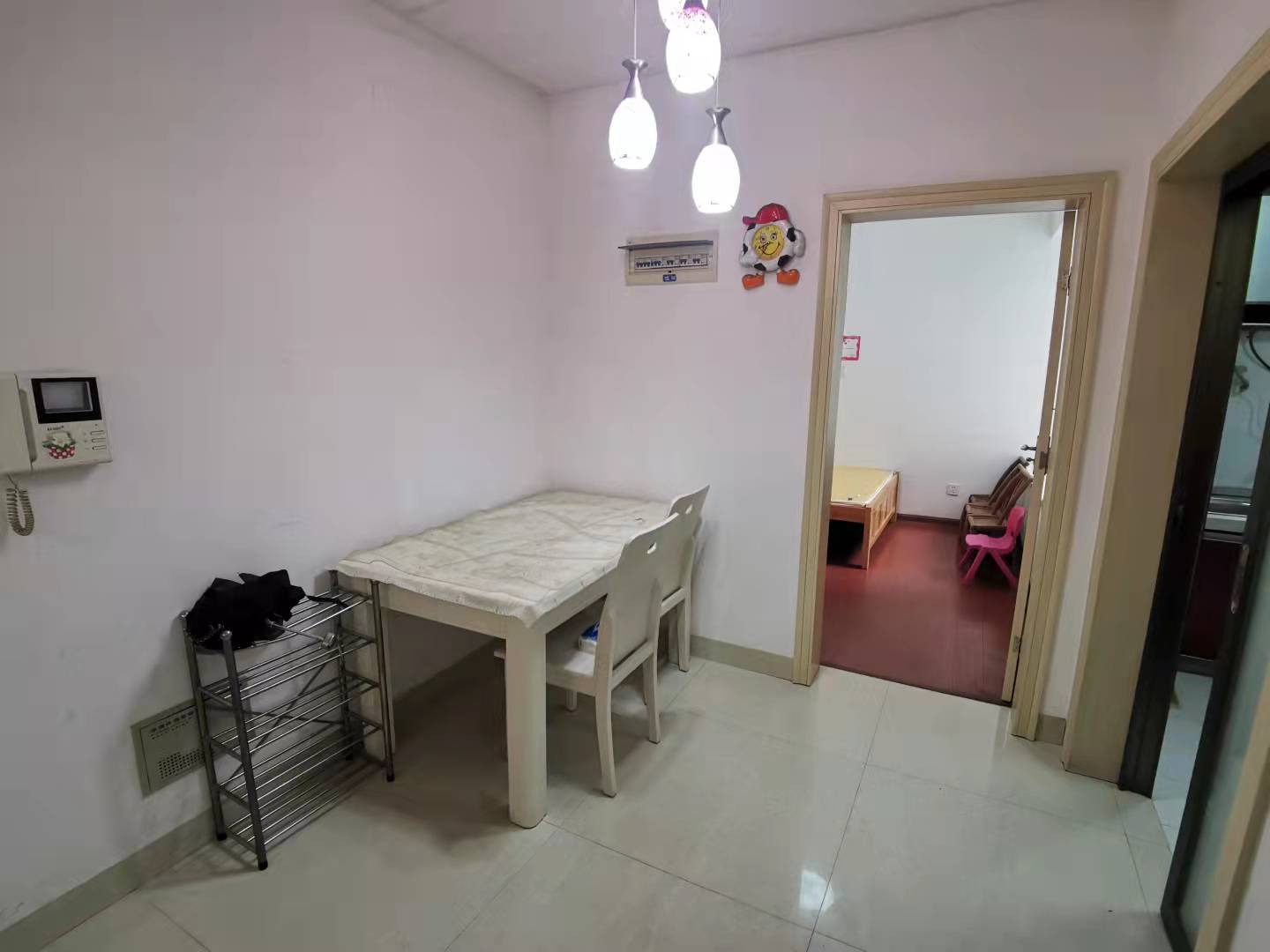 荷塘月色红旗南路46号 3室2厅1卫 1600.0元/月 荷塘月色红旗南路46号 3室2厅1卫 1600.0元/月室内图