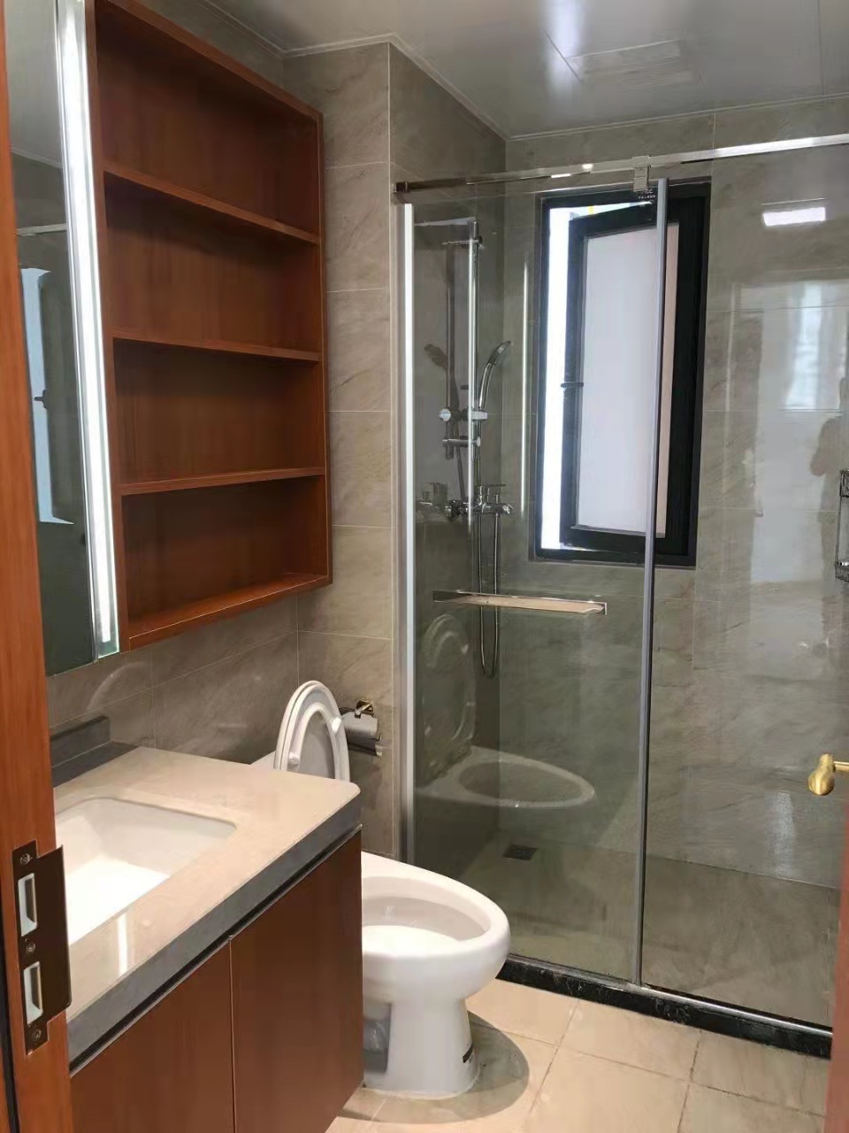 恒大南湖半岛 2室2厅1卫 2600.0元/月 恒大南湖半岛 2室2厅1卫 2600.0元/月室内图