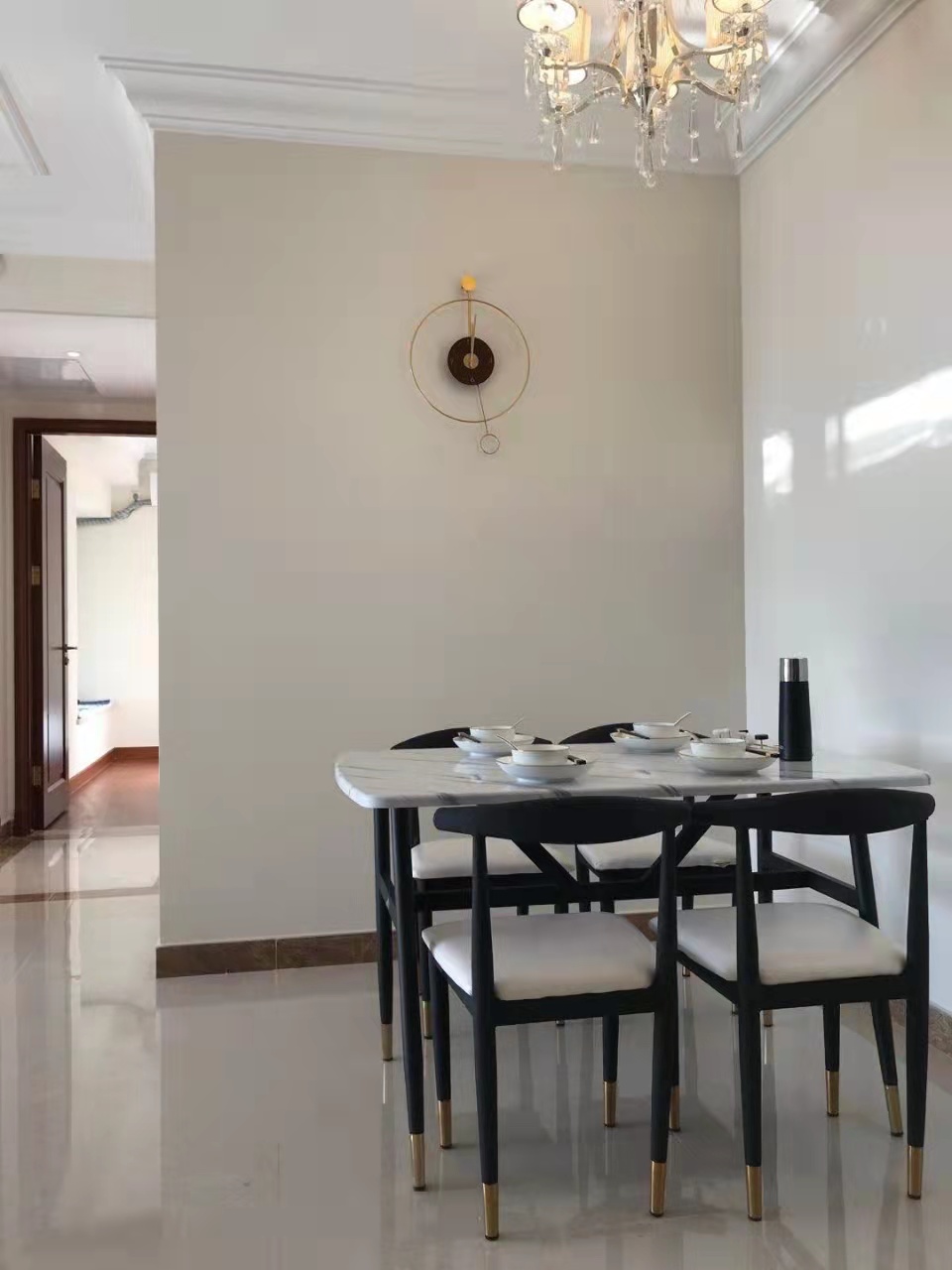 恒大南湖半岛 2室2厅1卫 2600.0元/月 恒大南湖半岛 2室2厅1卫 2600.0元/月室内图