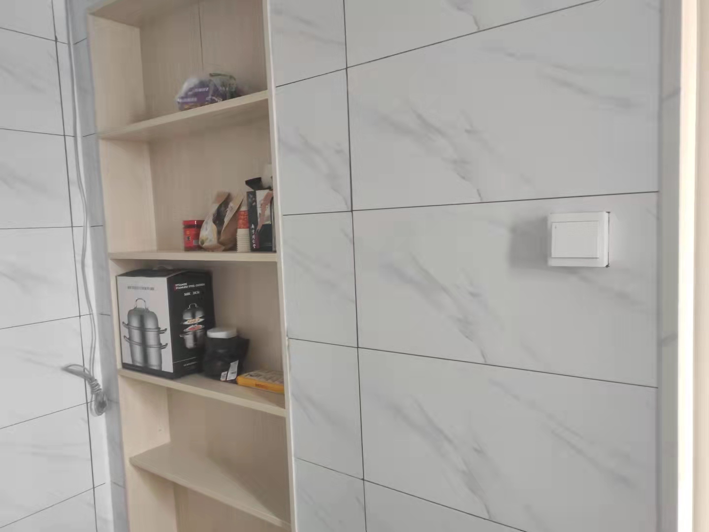 天润广场  1室1厅1卫    1900.0元/月 天润广场  1室1厅1卫    1900.0元/月室内图