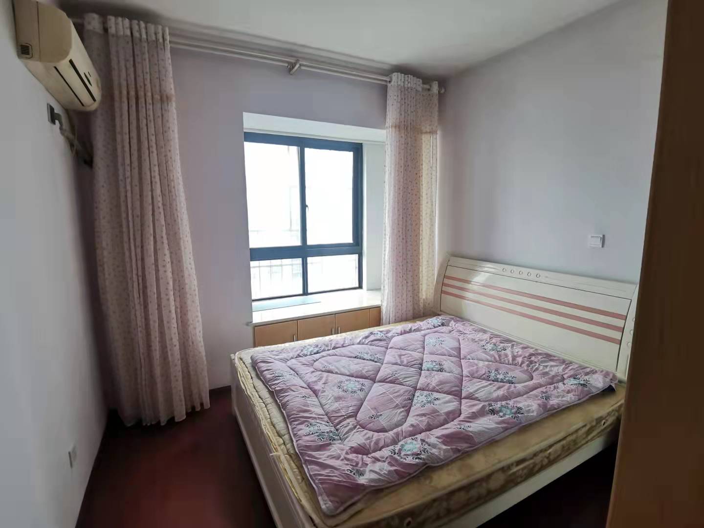 荷塘月色红旗南路46号 3室2厅1卫 1600.0元/月 荷塘月色红旗南路46号 3室2厅1卫 1600.0元/月室内图