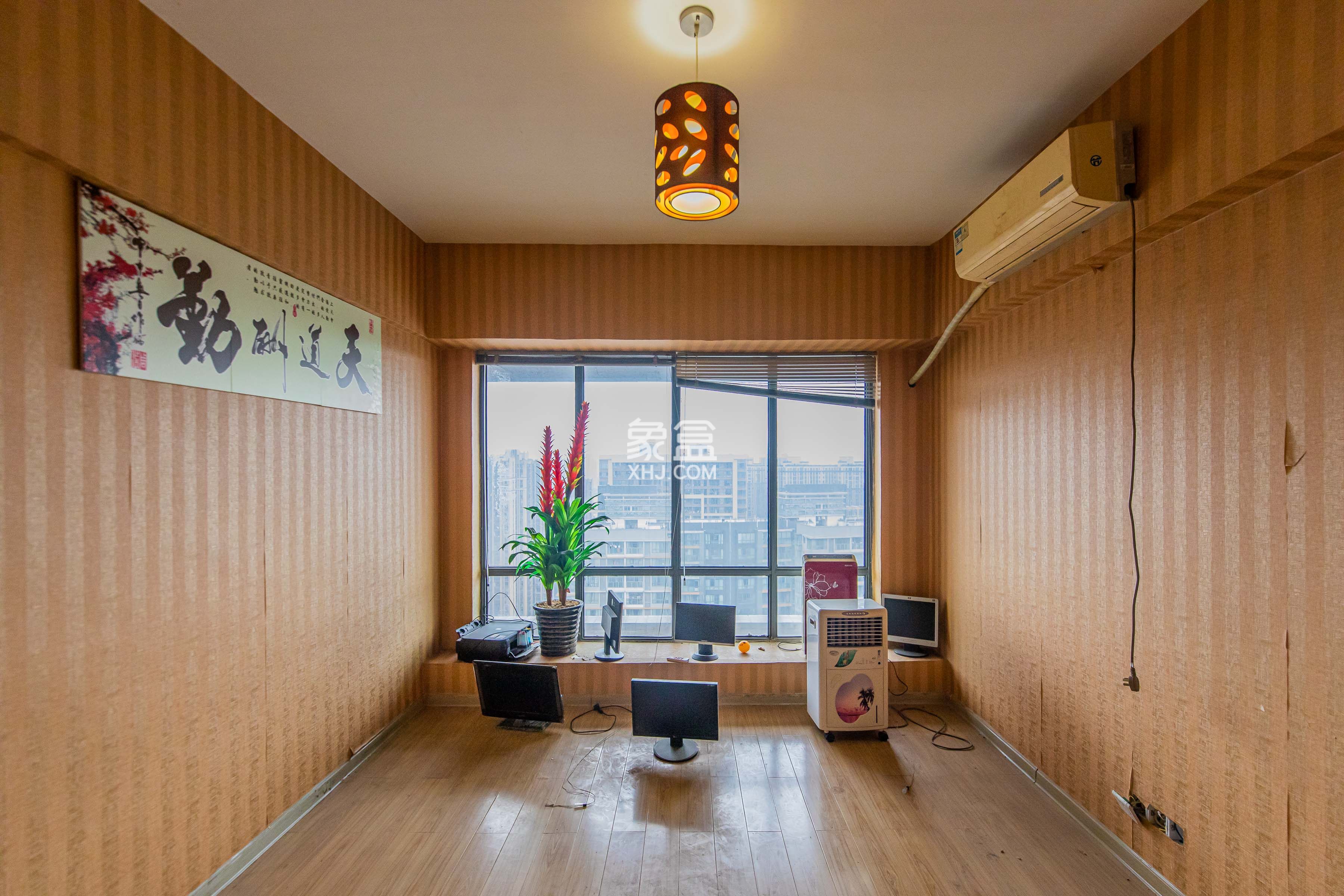 恒基凯旋门一二期  4室2厅1卫   2200.00元/月室内图