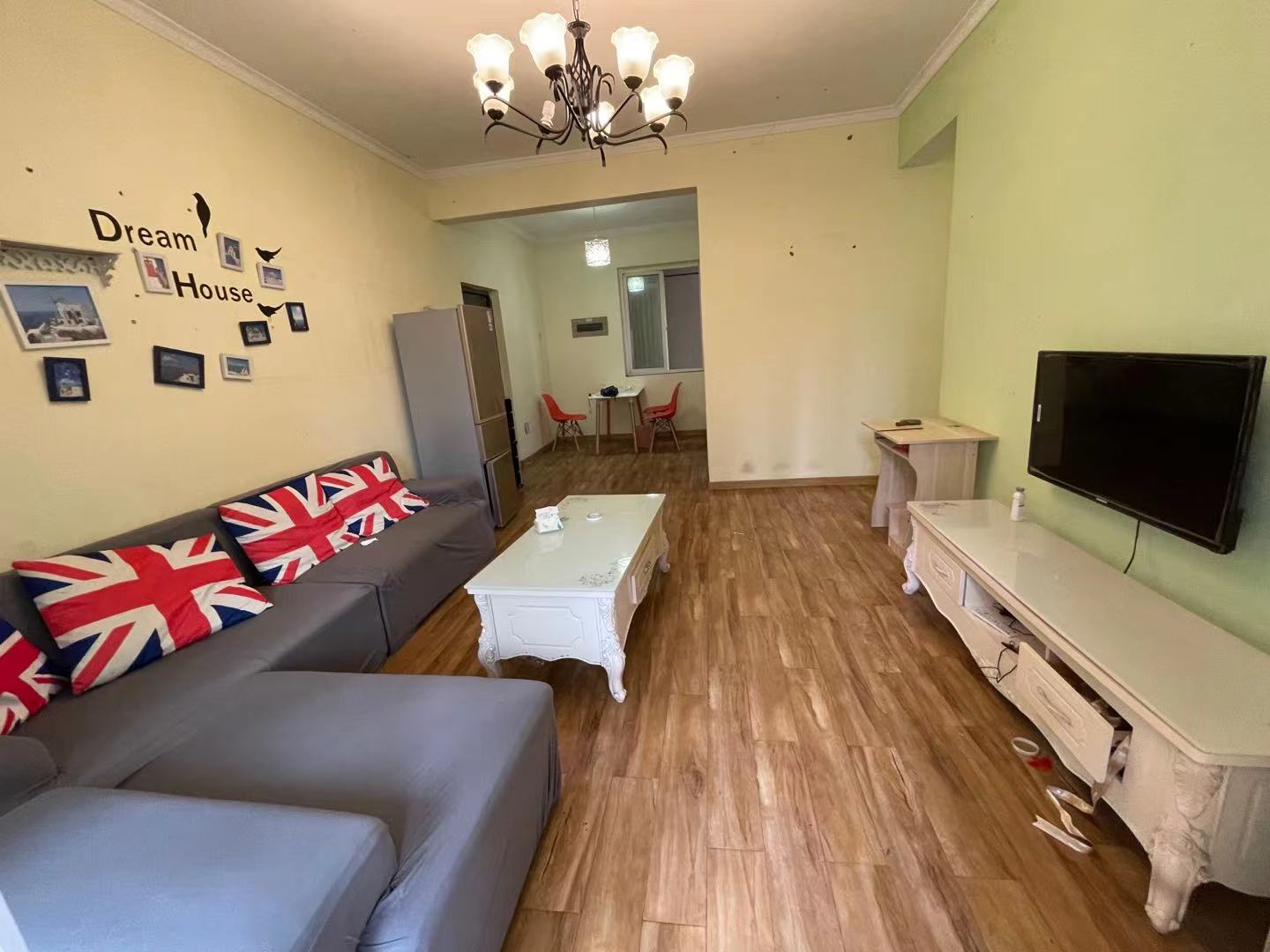 南湖锦苑 3室1厅1卫 2400.00元/月 南湖锦苑 3室1厅1卫 2400.00元/月室内图