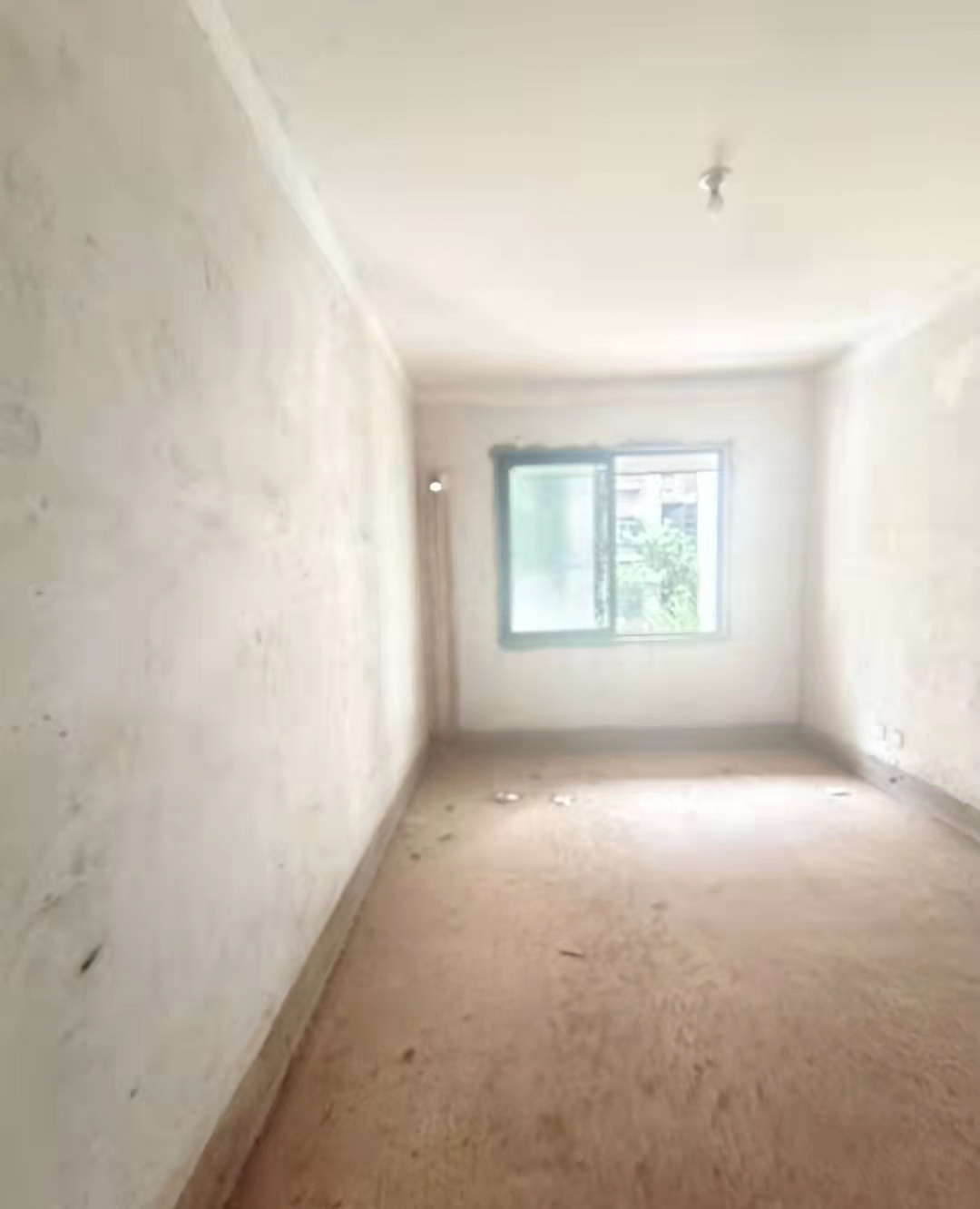 臻品仙岭居 4室2厅2卫 64.5万 臻品仙岭居 4室2厅2卫 64.5万客厅