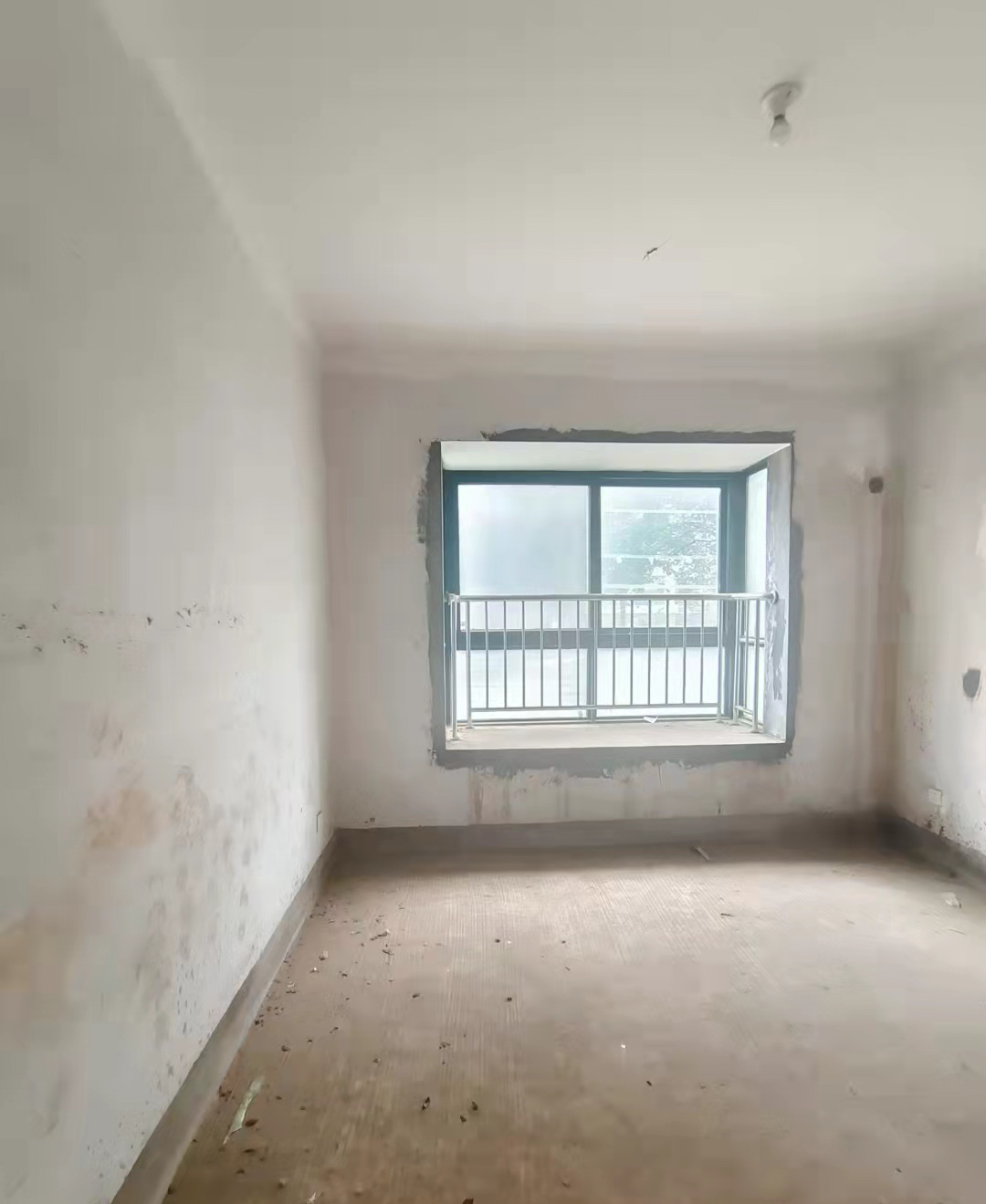 臻品仙岭居 4室2厅2卫 64.5万 臻品仙岭居 4室2厅2卫 64.5万客厅