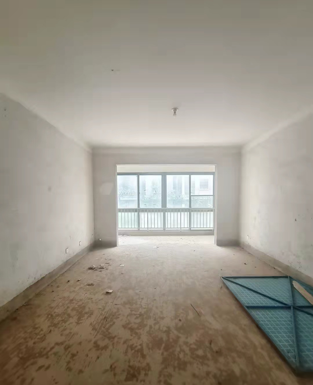 臻品仙岭居 4室2厅2卫 64.5万 臻品仙岭居 4室2厅2卫 64.5万客厅