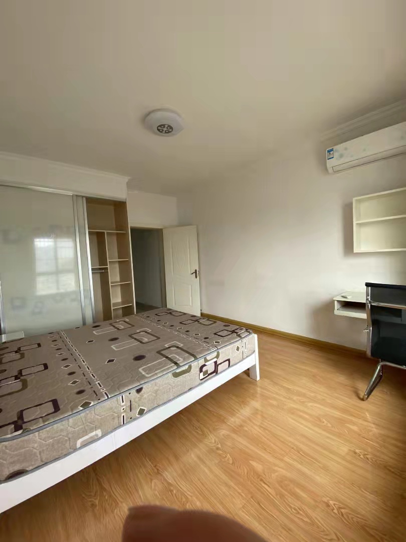 长河广场(待清理)  2室2厅1卫    1800.0元/月 长河广场(待清理)  2室2厅1卫    1800.0元/月室内图