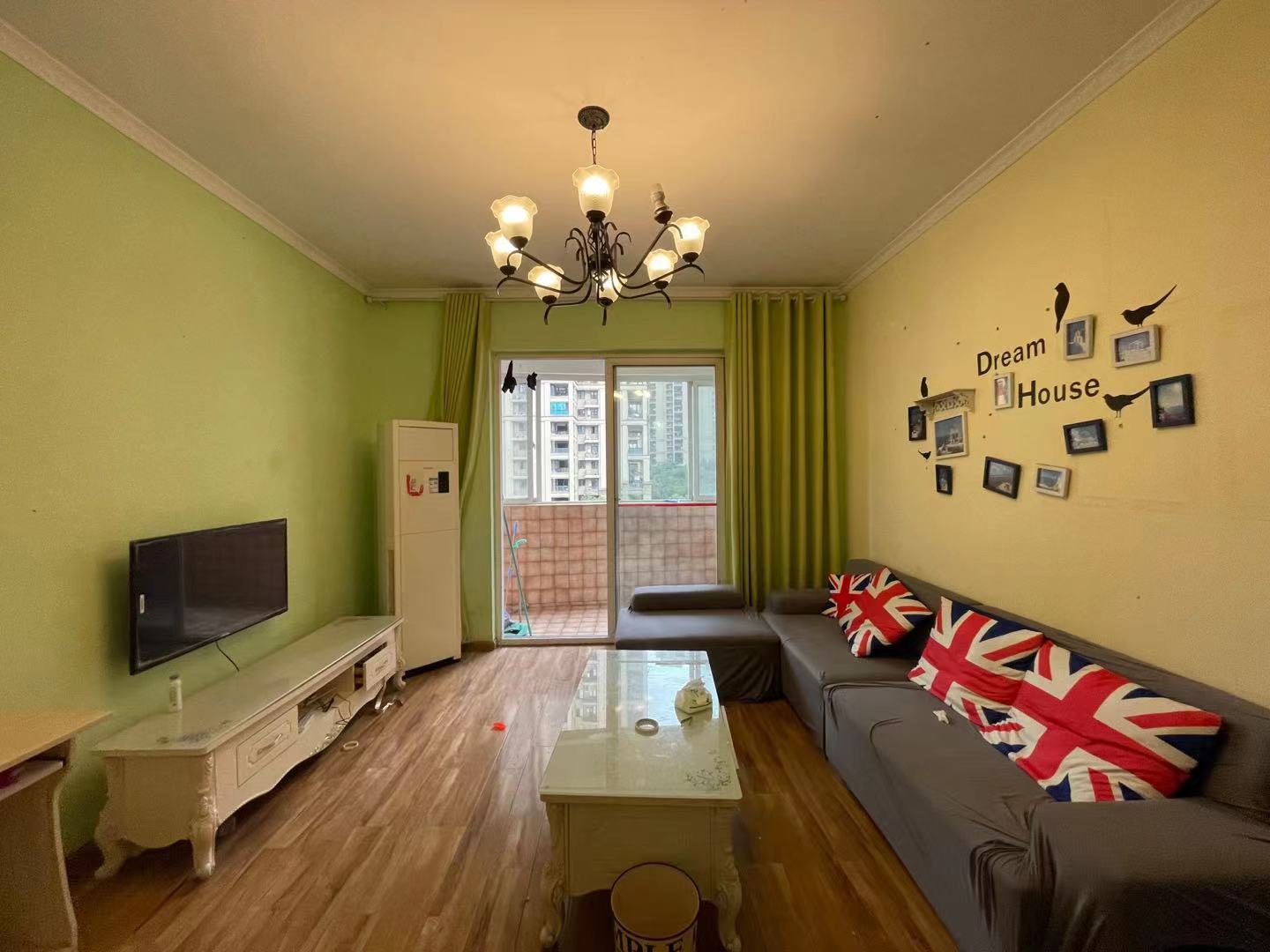 南湖锦苑 3室1厅1卫 2400.00元/月 南湖锦苑 3室1厅1卫 2400.00元/月室内图