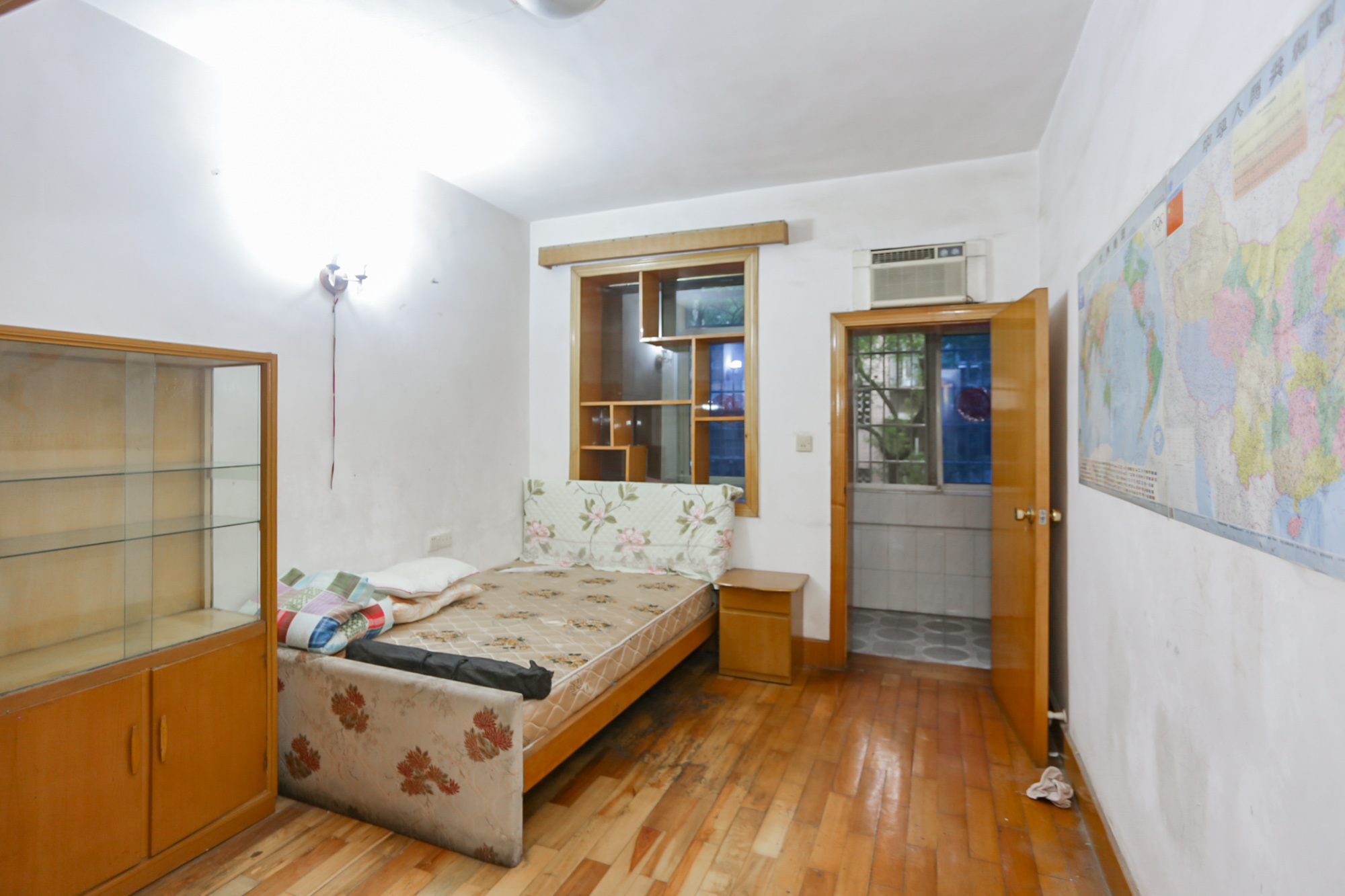 湘仪家园  3室2厅1卫    56.0万客厅