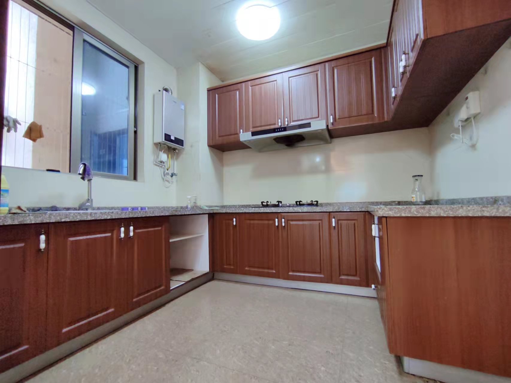 碧桂园 5室2厅4卫 3200.0元/月 碧桂园 5室2厅4卫 3200.0元/月室内图