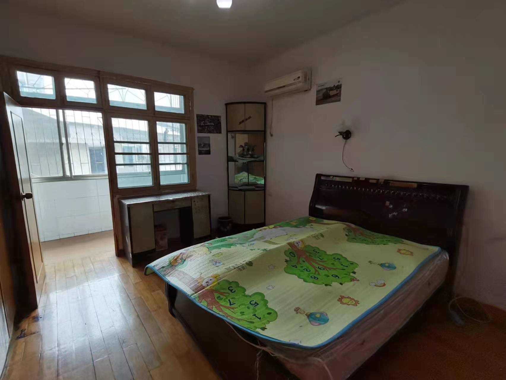 江滨社区 2室2厅1卫 800.0元/月 江滨社区 2室2厅1卫 800.0元/月室内图