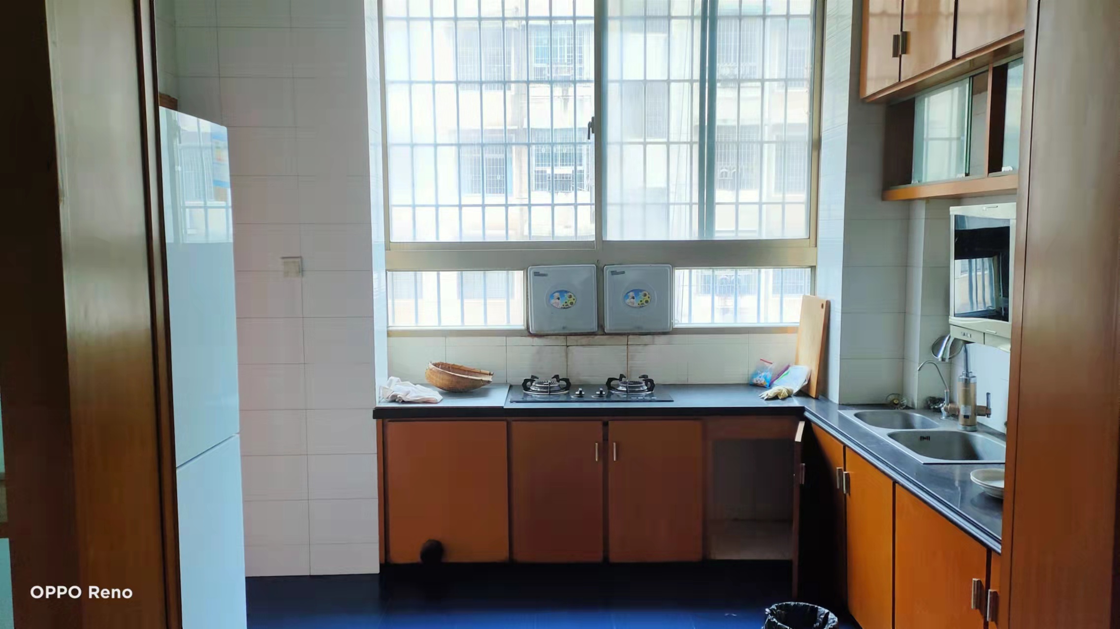 市人大政协机关大院住宅区(老市委) 3室2厅2卫 1600.0元/月 市人大政协机关大院住宅区(老市委) 3室2厅2卫 1600.0元/月室内图