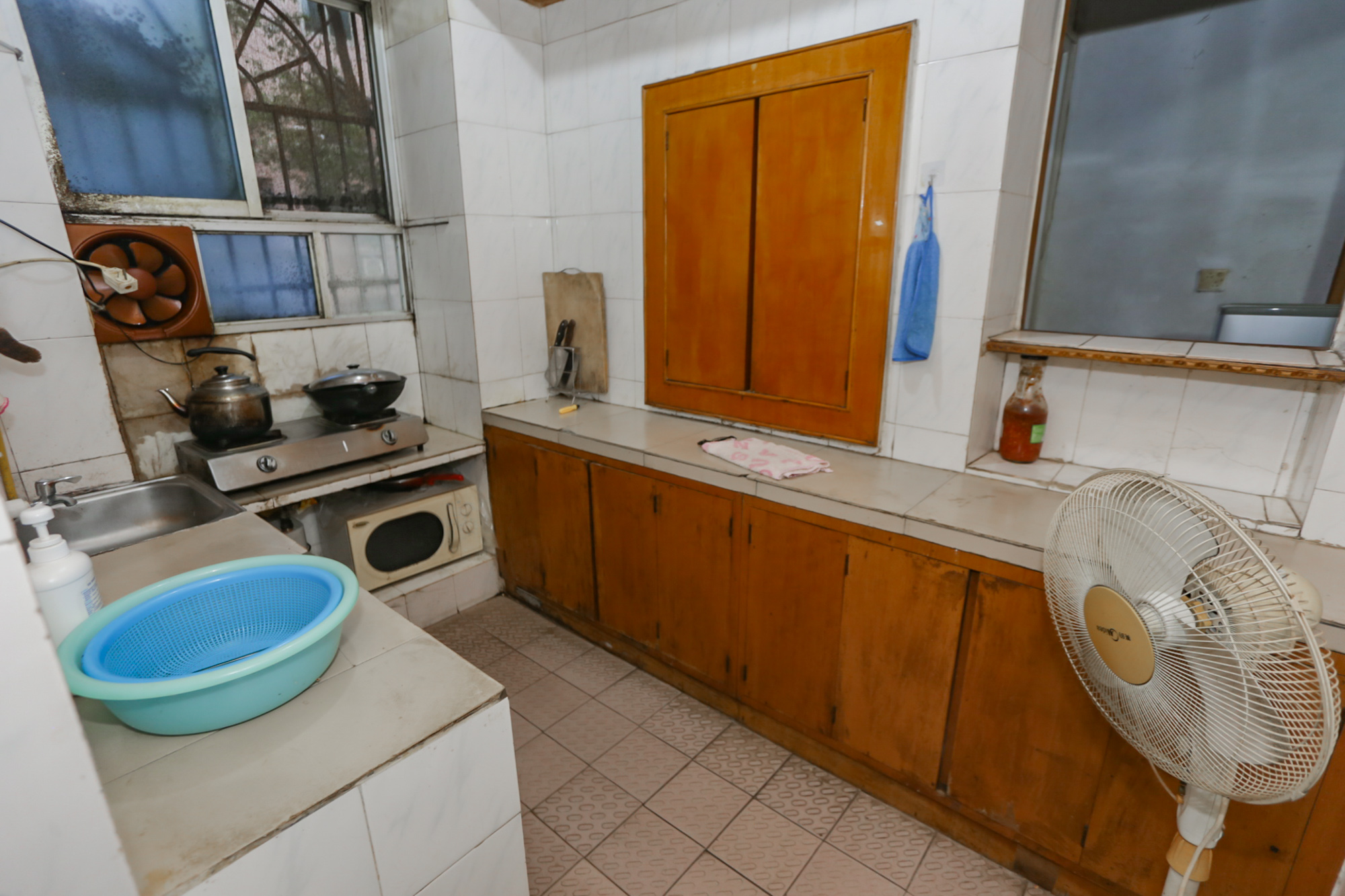 湘仪家园  3室2厅1卫    56.0万厨房