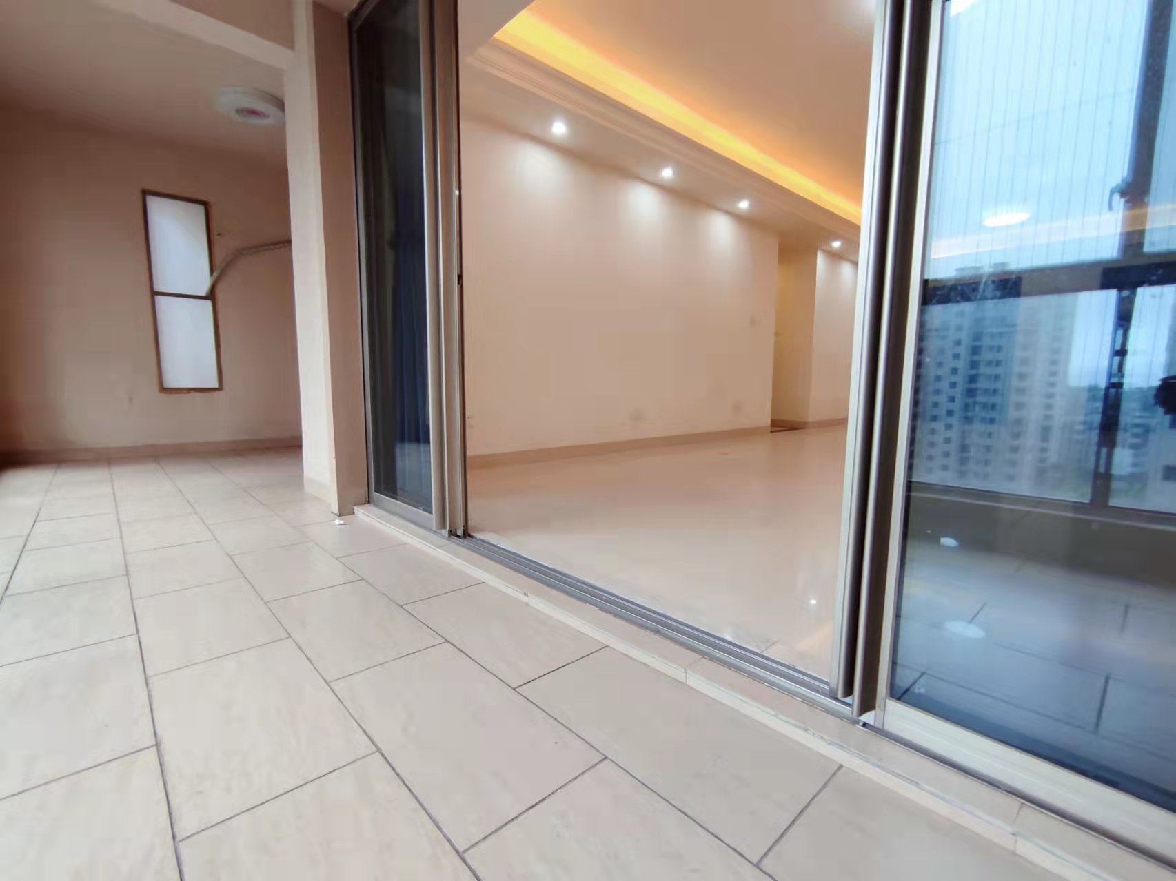 碧桂园 5室2厅4卫 3200.0元/月 碧桂园 5室2厅4卫 3200.0元/月室内图