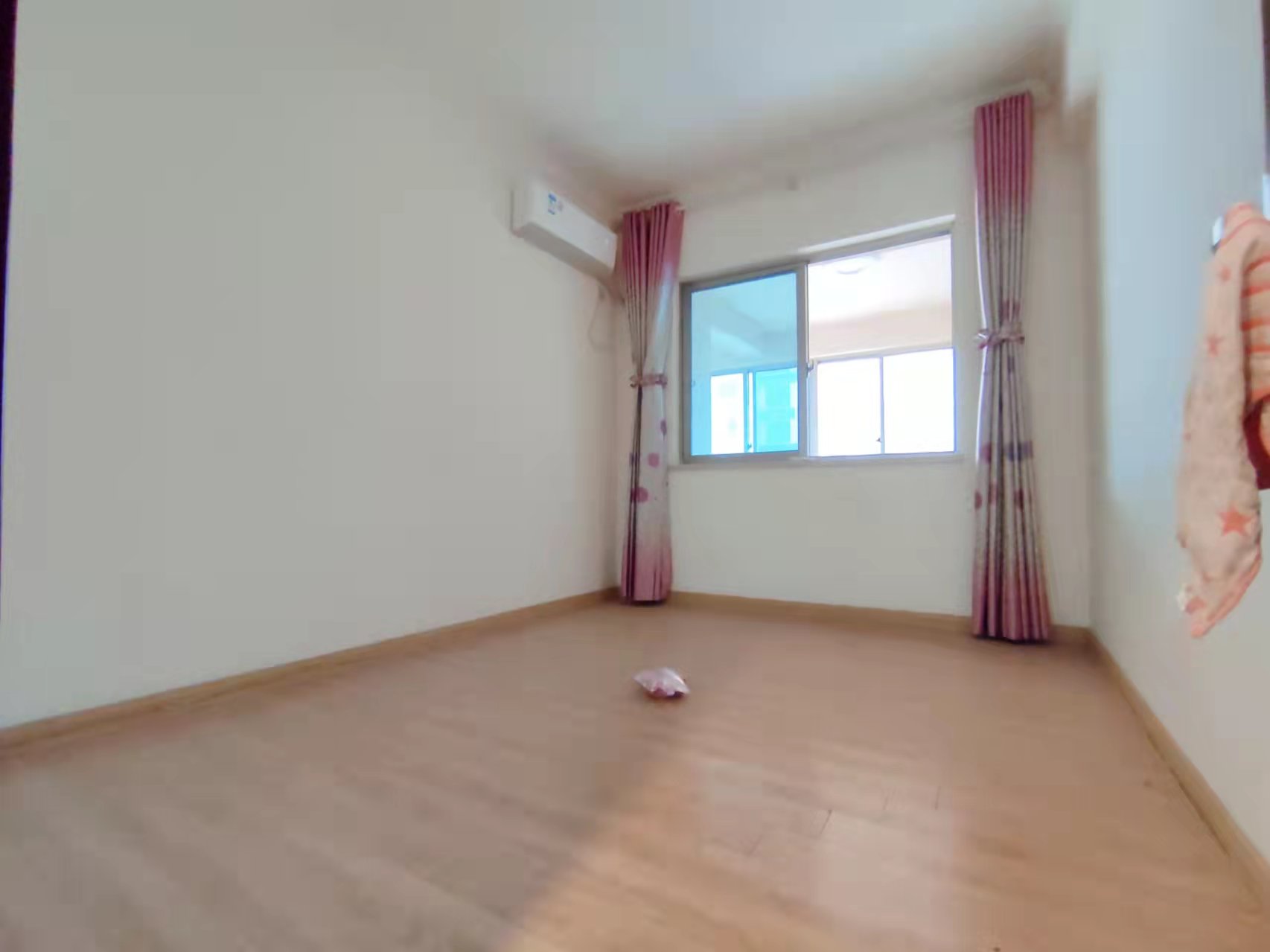 碧桂园 5室2厅4卫 3200.0元/月 碧桂园 5室2厅4卫 3200.0元/月室内图