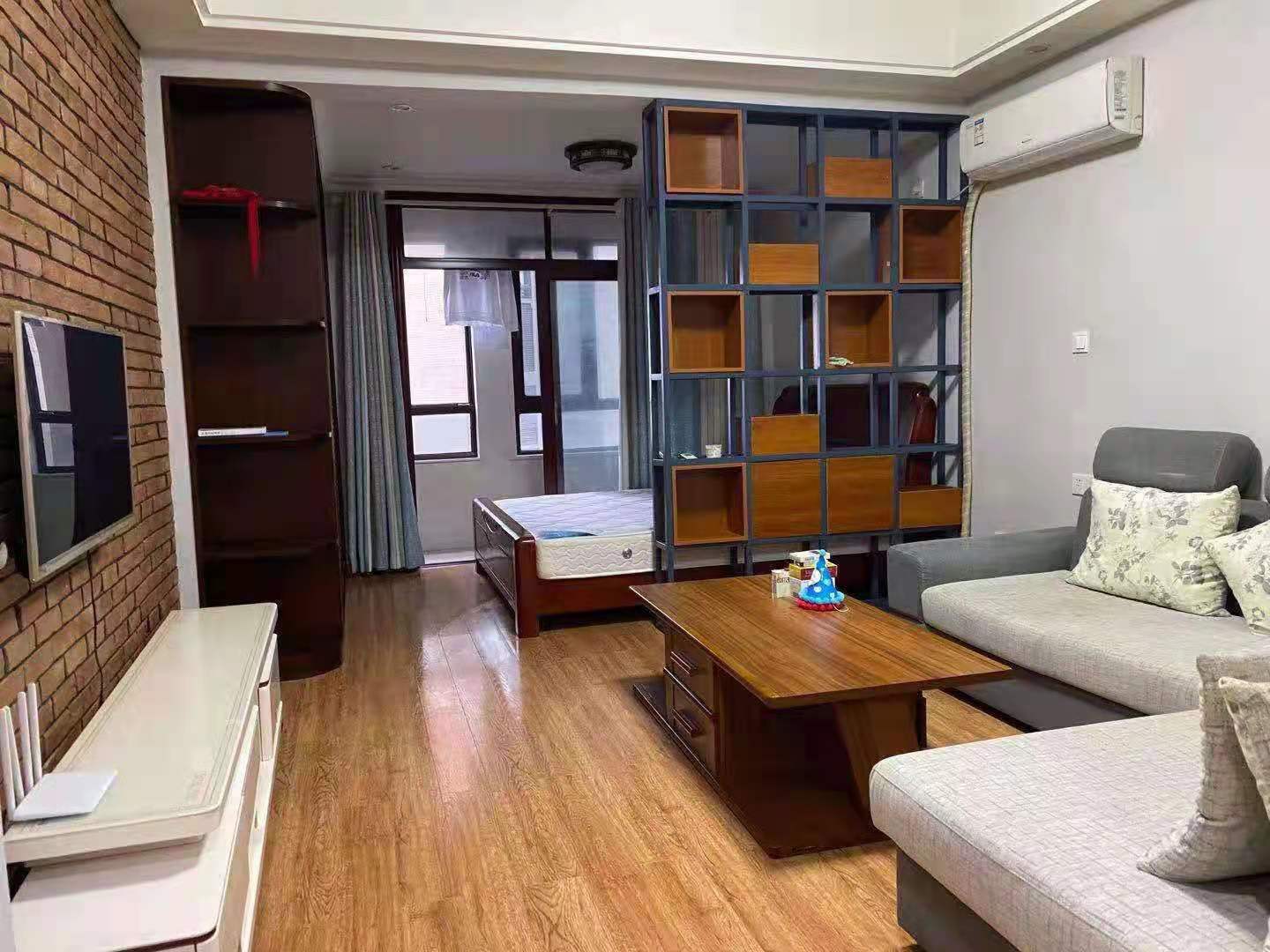 怡河园  1室1厅1卫    55.0万 怡河园  1室1厅1卫    55.0万客厅