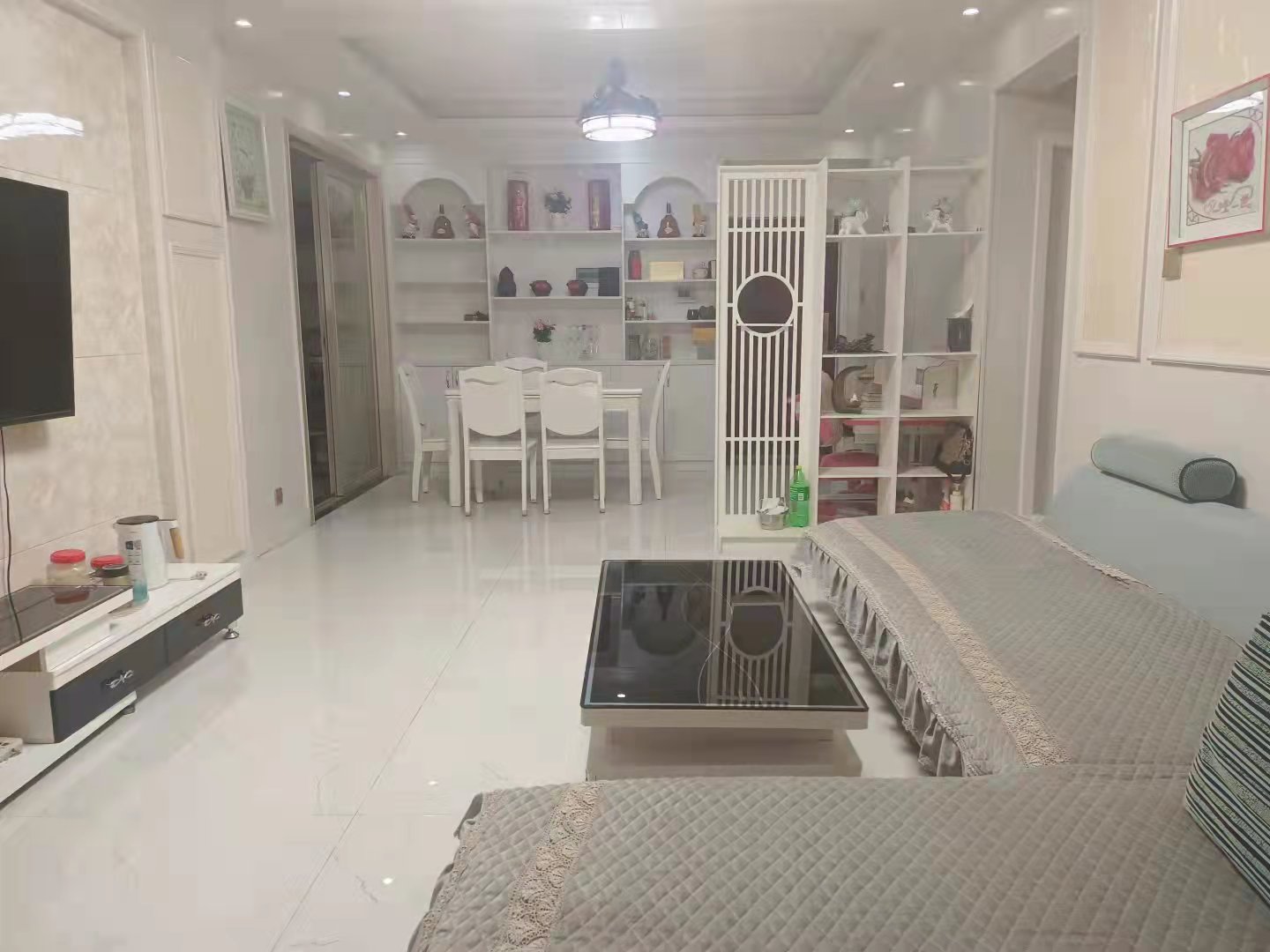 华府世家 2室2厅1卫 58.80万 华府世家 2室2厅1卫 58.80万客厅