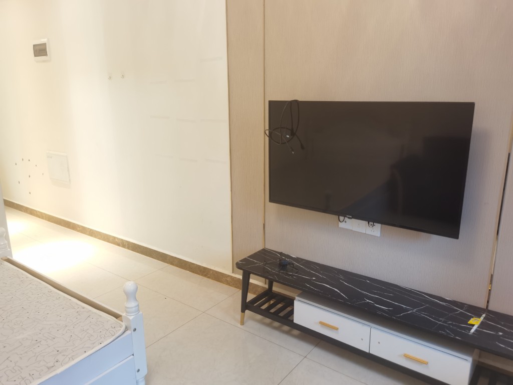 恒大华府 1室1厅1卫 1800.0元/月 恒大华府 1室1厅1卫 1800.0元/月室内图