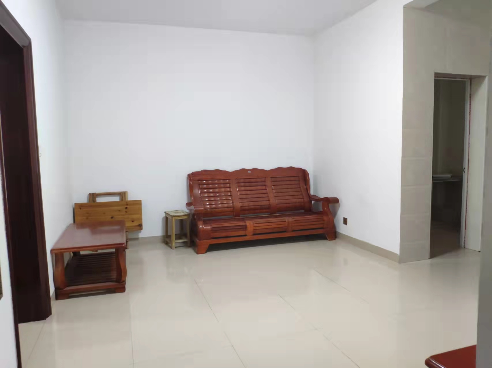 金柘小区  2室1厅1卫    1300.0元/月 金柘小区  2室1厅1卫    1300.0元/月室内图