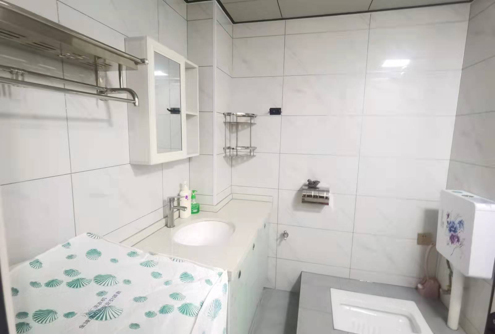 鑫天国际(鑫天偶遇)  1室1厅1卫    1800.0元/月 鑫天国际(鑫天偶遇)  1室1厅1卫    1800.0元/月