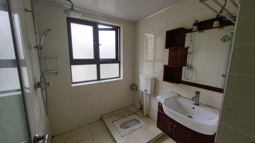 南湖国际1期  2室2厅1卫    2300.0元/月 南湖国际1期  2室2厅1卫    2300.0元/月室内图