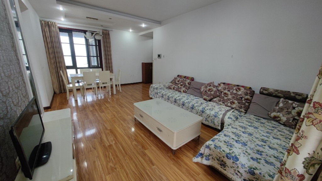 南湖国际1期  2室2厅1卫    2300.0元/月 南湖国际1期  2室2厅1卫    2300.0元/月室内图