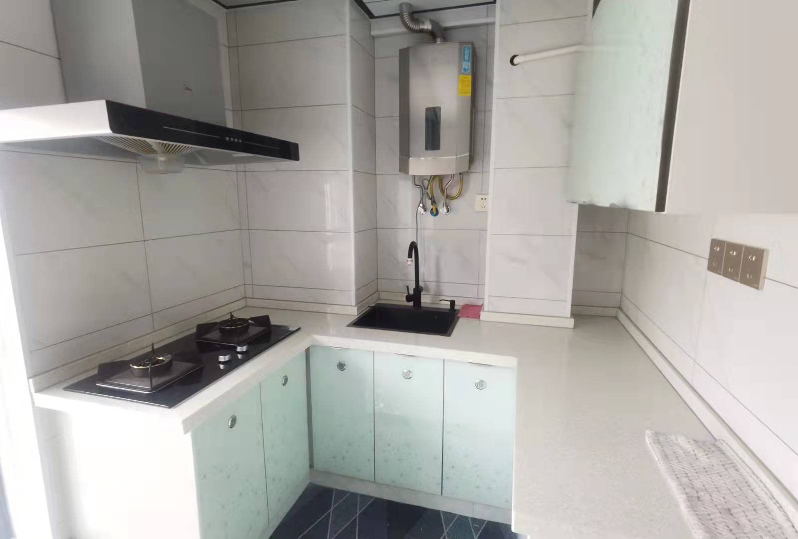 鑫天国际(鑫天偶遇)  1室1厅1卫    1800.0元/月 鑫天国际(鑫天偶遇)  1室1厅1卫    1800.0元/月室内图