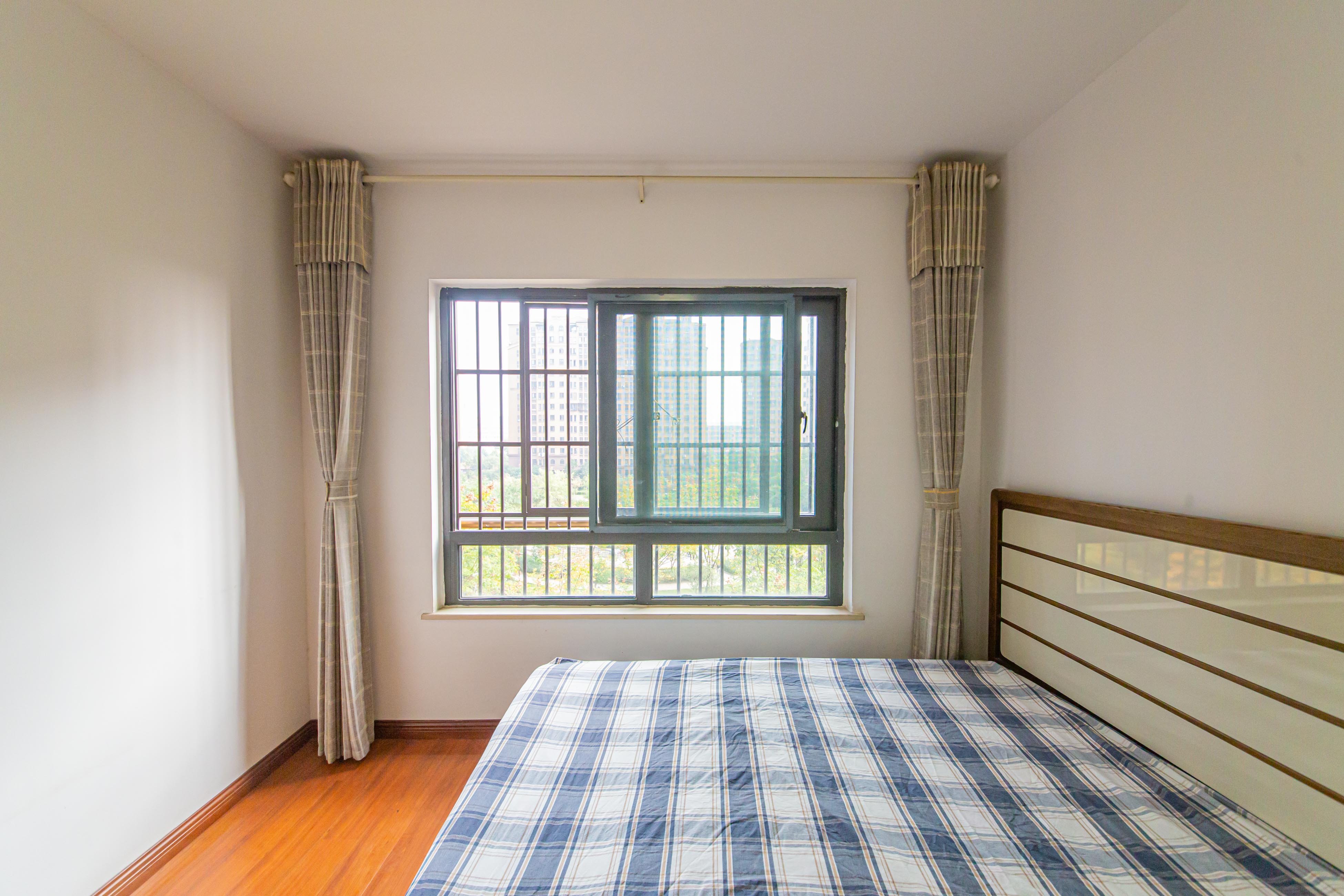 中信凯旋蓝岸（中信新城三期）  3室2厅1卫    95.0万卧室