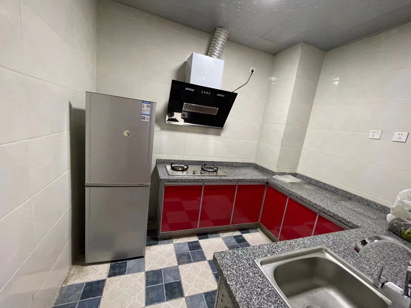 南湖国际1期 3室2厅2卫 2500.0元/月 南湖国际1期 3室2厅2卫 2500.0元/月室内图