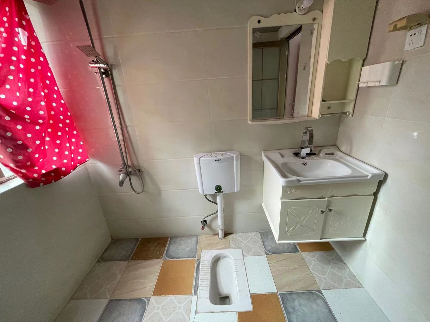 南湖国际1期 3室2厅2卫 2500.0元/月 南湖国际1期 3室2厅2卫 2500.0元/月室内图