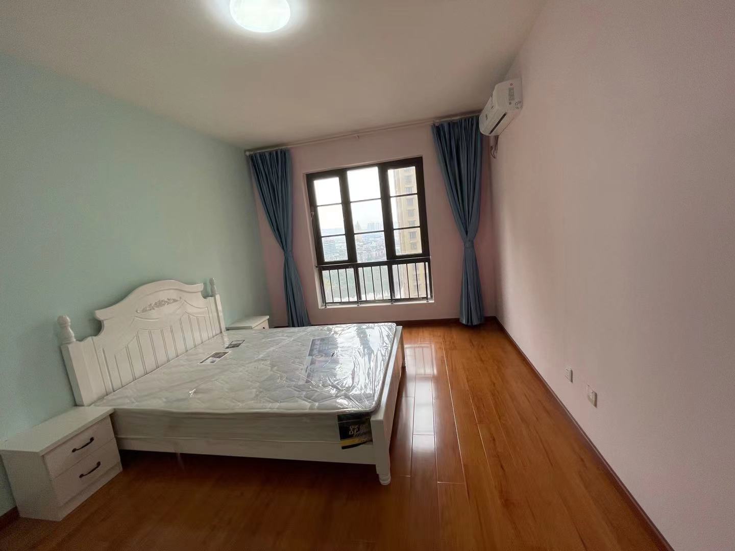 南湖国际1期 3室2厅2卫 2500.0元/月 南湖国际1期 3室2厅2卫 2500.0元/月室内图