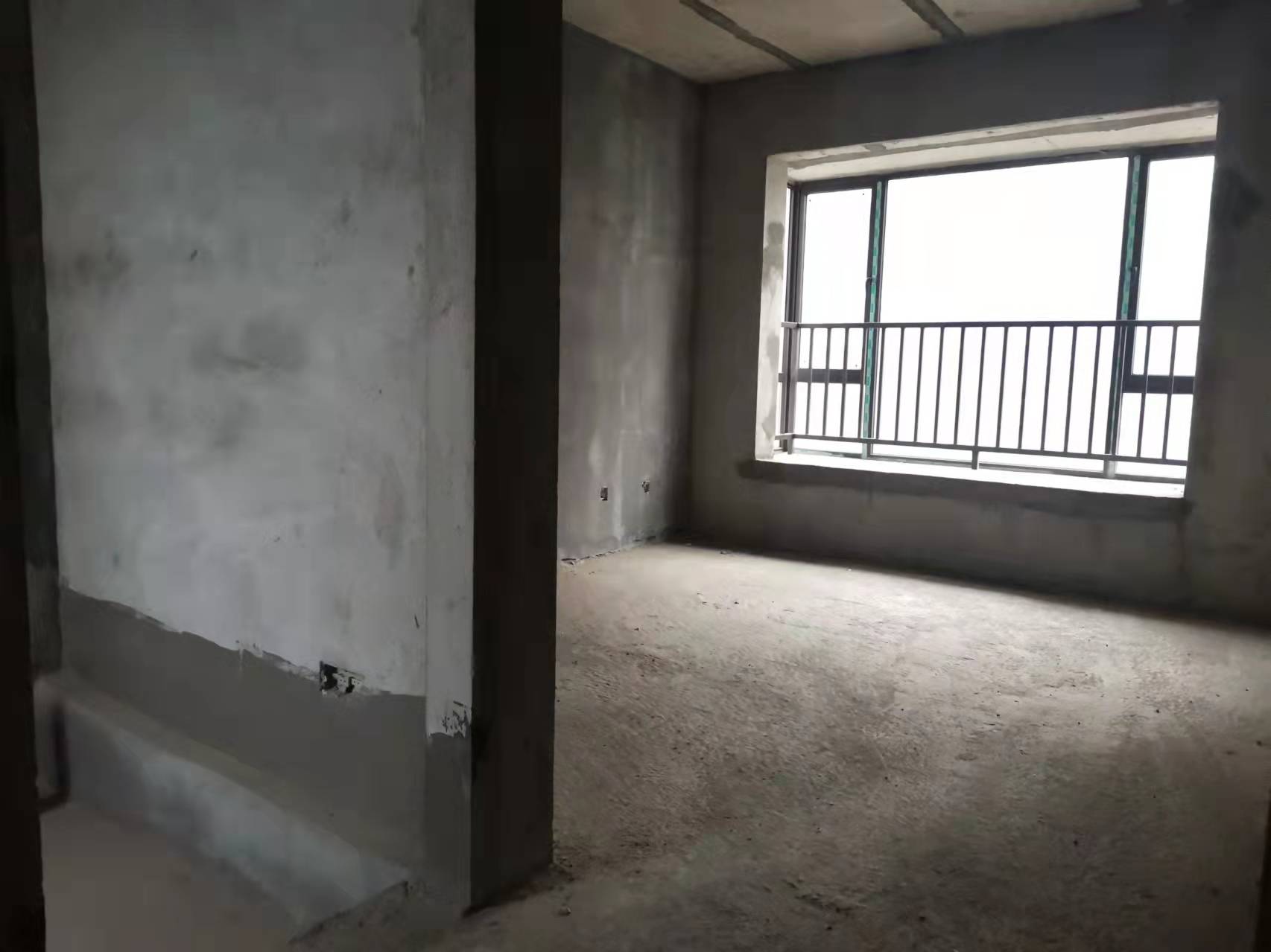 御景东方  5室2厅2卫   82.80万卧室