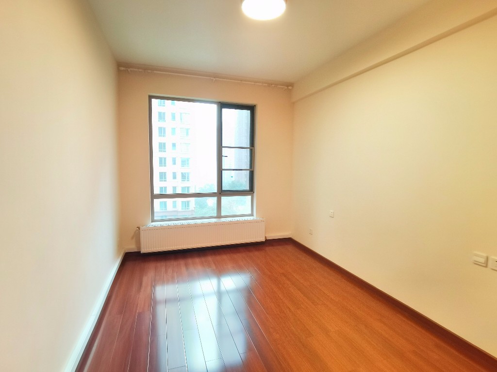 晋合湘水湾三期 4室2厅2卫 115.0万 晋合湘水湾三期 4室2厅2卫 115.0万客厅