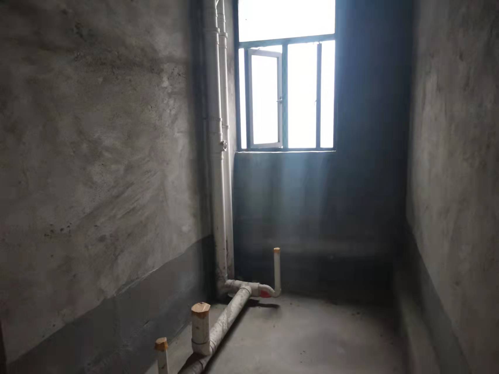御景东方  5室2厅2卫   82.80万卫生间