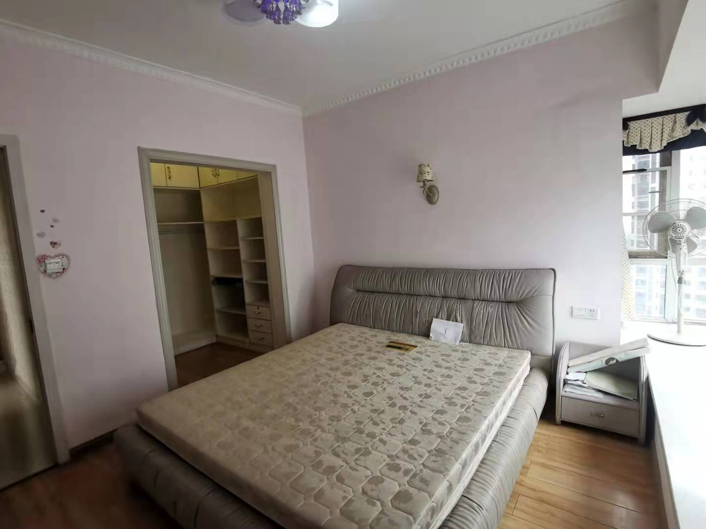 美的城二期 3室2厅2卫 59.8万 美的城二期 3室2厅2卫 59.8万客厅