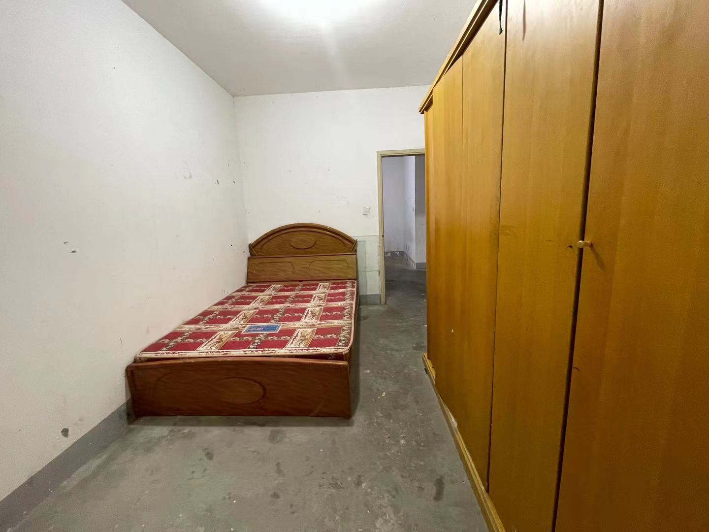 二江花园  1室1厅1卫   1200.00元/月 二江花园  1室1厅1卫   1200.00元/月室内图