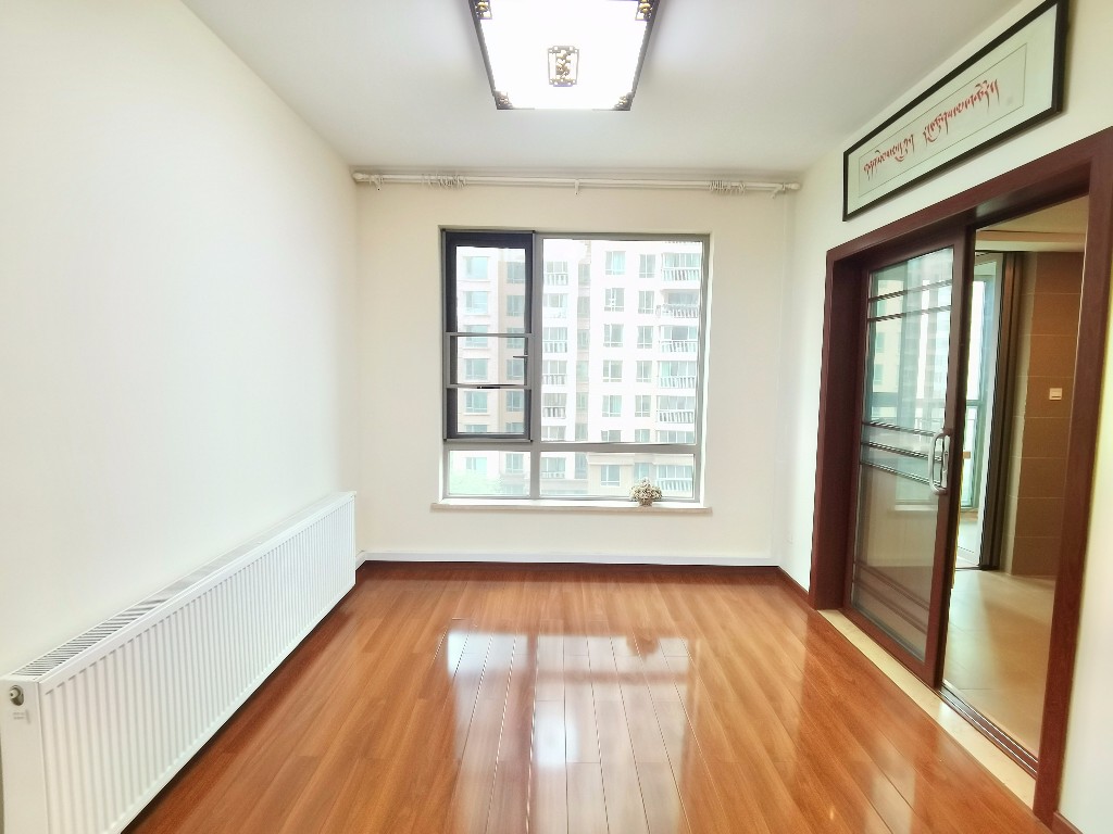 晋合湘水湾三期 4室2厅2卫 115.0万 晋合湘水湾三期 4室2厅2卫 115.0万客厅