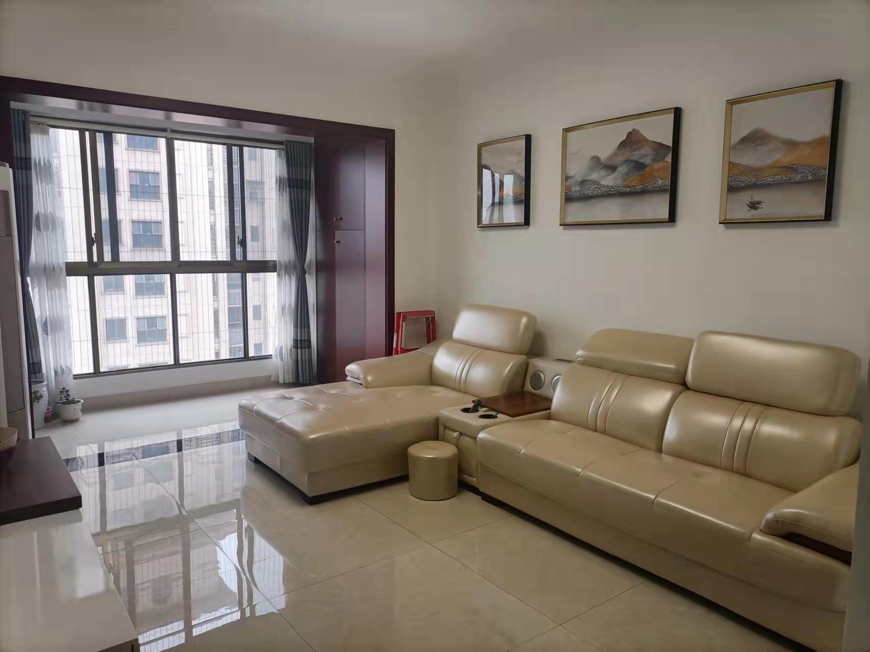 碧桂园 2室2厅1卫 60.0万 碧桂园 2室2厅1卫 60.0万客厅