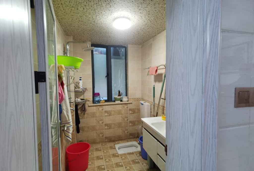 金益紫檀 4室2厅2卫 120.0万 金益紫檀 4室2厅2卫 120.0万卫生间